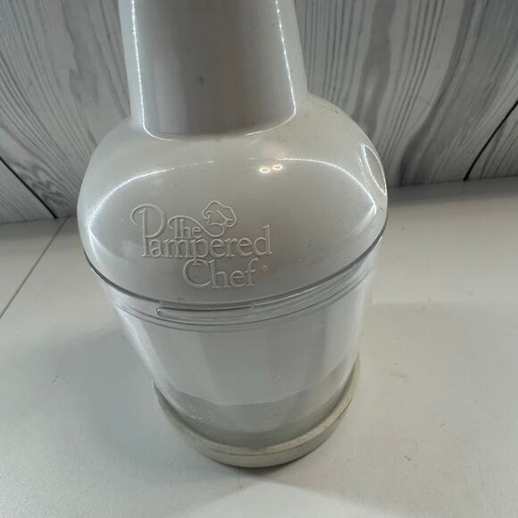 The Pampered Chef Food Chopper USA  #2585 Pre-owned - Picture 2 of 5